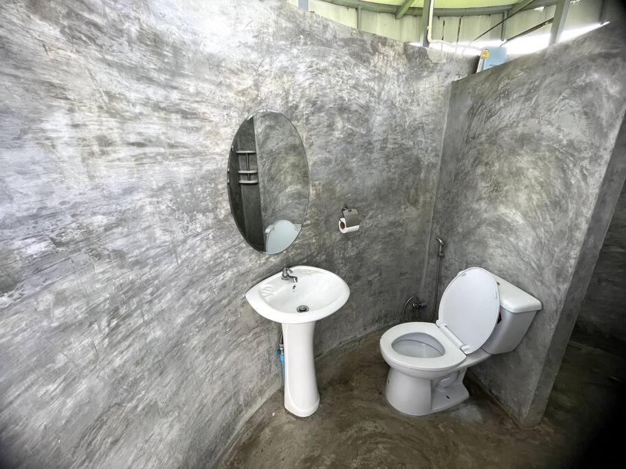 Baanrimfai Homestay Ban Thung Sang Buitenkant foto